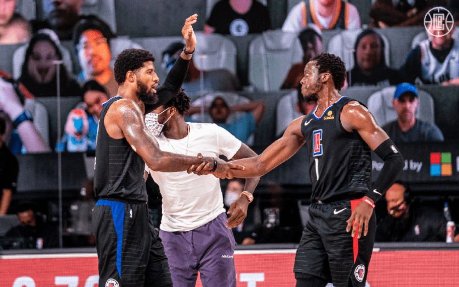 今夜NBA季后赛焦点战，广州队门线救险，赛场秩序良好，医务组通报恢复